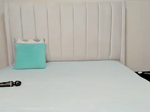  heavenlysent online show from December 14, 2025, 4:29 am