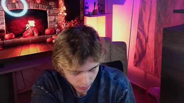 Snapshot of dimitri_tv chatting on October 30, 2025, 2:13 am dimitri tv online show from October 30, 2025, 2:13 am