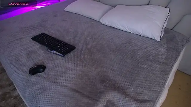 Miss Loise online show from November 27, 2025, 3:19 am