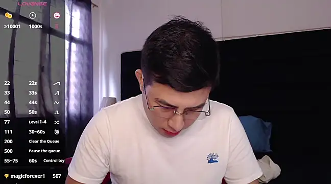 andrewmhilton  online show from March 9, 2025, 8:21 pm