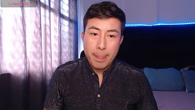 andrewmhilton  online show from April 2, 2026, 5:54 pm