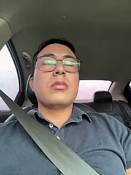 andrewmhilton  online show from April 15, 2026, 6:26 pm