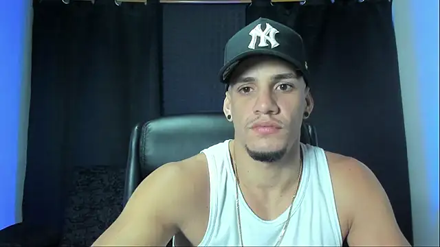 jhonnysnow17 online show from September 20, 2025, 4:57 am