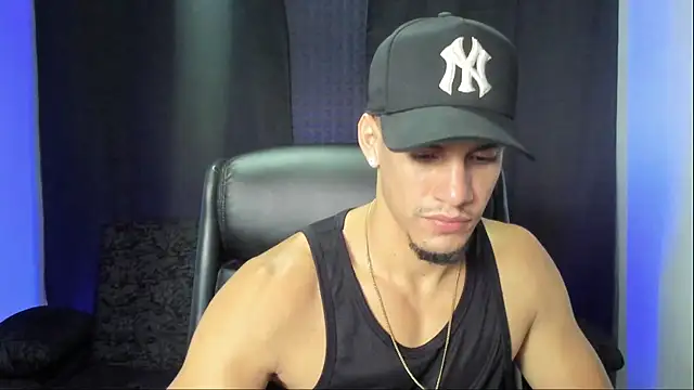 jhonnysnow17 online show from October 5, 2025, 9:45 pm