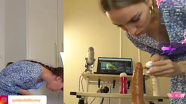 Snapshot of Miss69Ri99 chatting on December 22, 2024, 7:42 pm Miss69Ri99 online show from December 22, 2024, 7:42 pm