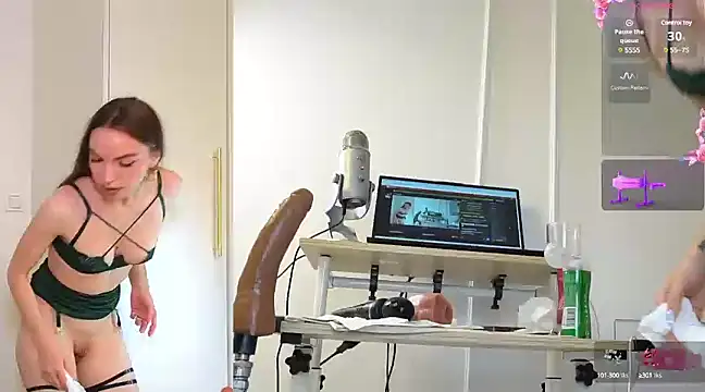 Snapshot of Miss69Ri99 chatting on February 11, 2025, 9:46 pm Miss69Ri99 online show from February 11, 2025, 9:46 pm