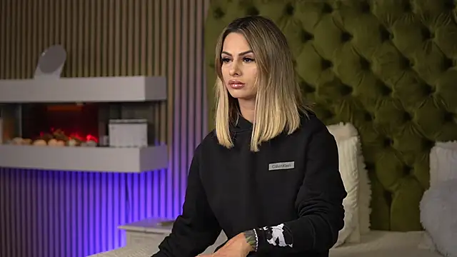 TiffanyMaze online show from October 2, 2025, 6:09 am