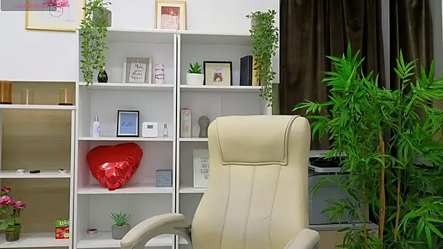 SelineSole online show from January 14, 2025, 4:50 pm