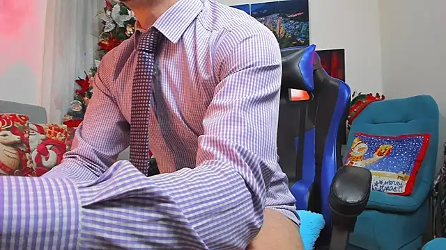 LiamCossio  online show from December 12, 2024, 1:43 am