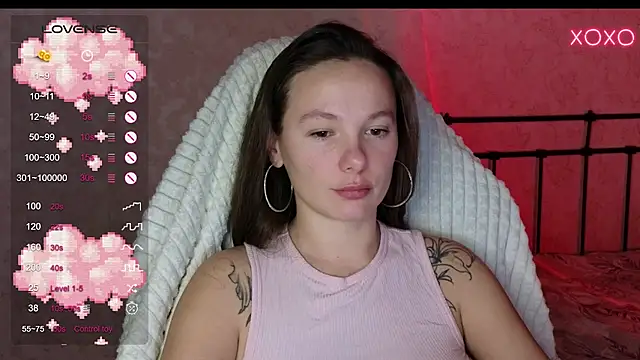 Snapshot of lil_luna_x chatting on December 11, 2024, 5:37 pm lil luna x online show from December 11, 2024, 5:37 pm
