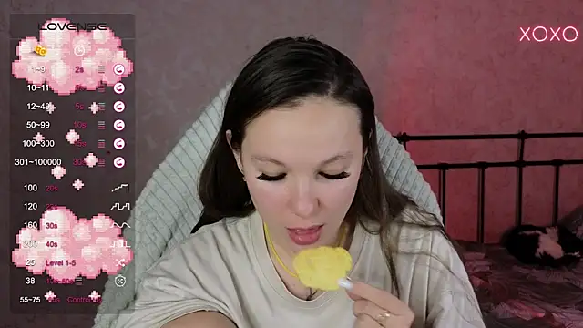 Snapshot of lil_luna_x chatting on February 26, 2025, 7:05 pm lil luna x online show from February 26, 2025, 7:05 pm