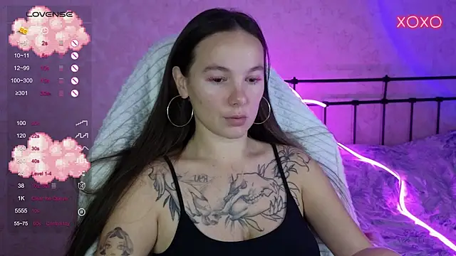Snapshot of lil_luna_x chatting on October 6, 2025, 5:10 pm lil luna x online show from October 6, 2025, 5:10 pm