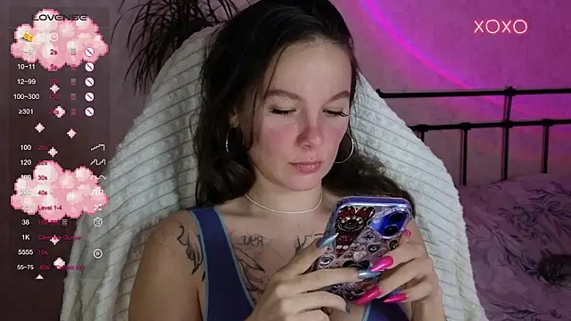 lil luna x online show from December 16, 2025, 9:42 pm