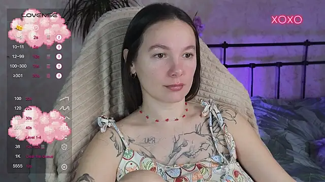 lil luna x online show from March 27, 2026, 2:06 pm