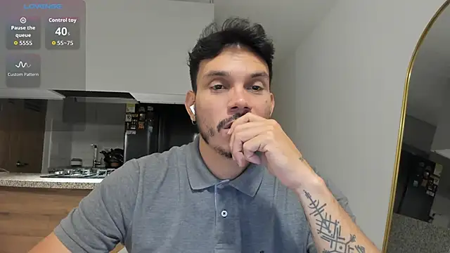 alejandro stark online show from October 11, 2025, 4:33 am