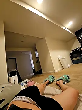 Snapshot of LiverandBrat77 chatting on September 16, 2025, 12:33 am LiverandBrat77 online show from September 16, 2025, 12:33 am