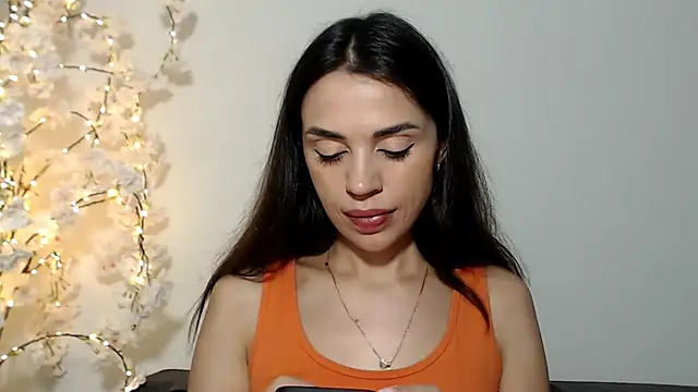 Mika Gold online show from October 15, 2025, 11:43 am