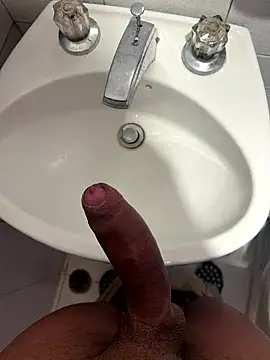 hurrencam online show from January 12, 2026, 7:46 am