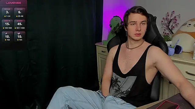 Vincent Strong online show from October 25, 2025, 8:33 am