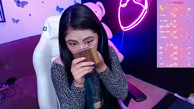 Snapshot of demyanderson_ chatting on January 22, 2025, 9:32 pm demyanderson online show from January 22, 2025, 9:32 pm