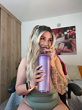 zafiro mo0n online show from January 30, 2025, 10:08 pm