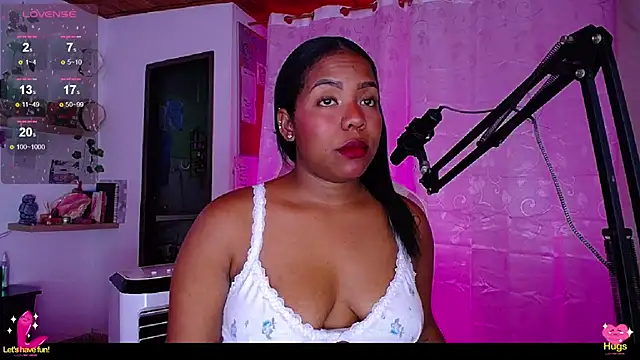 Snapshot of samanthaabloom chatting on January 17, 2025, 12:53 am samanthaabloom online show from January 17, 2025, 12:53 am