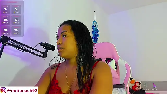 Snapshot of samanthaabloom chatting on October 3, 2025, 6:27 pm samanthaabloom online show from October 3, 2025, 6:27 pm