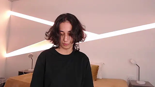 hot little bunny online show from January 4, 2025, 7:34 pm