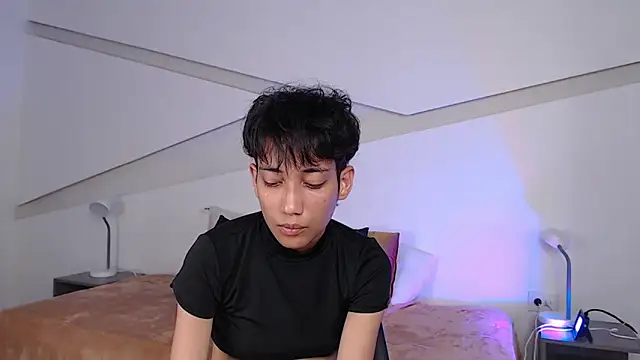 hot little bunny online show from February 9, 2025, 8:56 pm