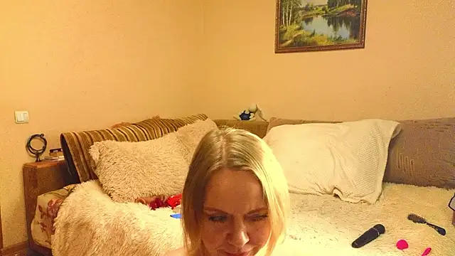 YourQueenX online show from March 30, 2026, 4:57 am