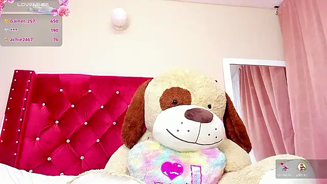 Snapshot of Tyra_Privacy chatting on December 6, 2024, 9:32 am Tyra Privacy online show from December 6, 2024, 9:32 am