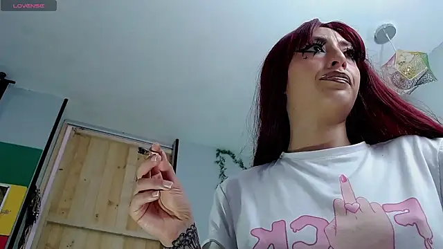 VickyJackson  online show from February 12, 2025, 7:45 pm