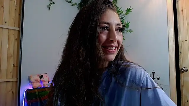 VickyJackson  online show from March 5, 2025, 8:00 pm