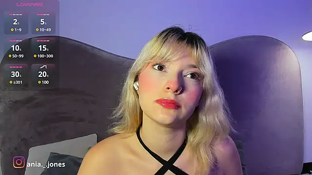 Snapshot of Ania_jones chatting on December 22, 2024, 2:16 pm Ania jones online show from December 22, 2024, 2:16 pm