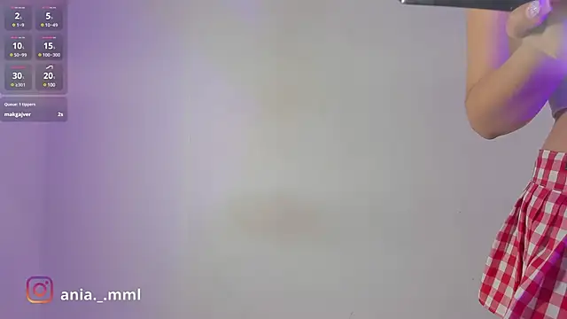 Snapshot of Ania_jones chatting on February 4, 2025, 11:06 pm Ania jones online show from February 4, 2025, 11:06 pm