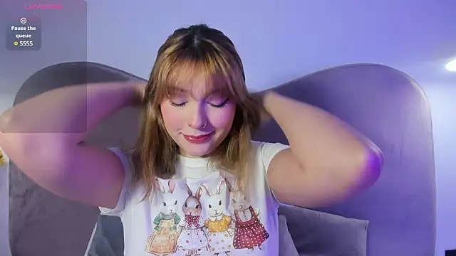 Snapshot of Ania_jones chatting on February 17, 2025, 8:26 pm Ania jones online show from February 17, 2025, 8:26 pm