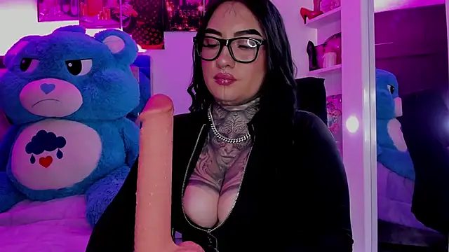 CloeeBeckam online show from April 8, 2026, 8:53 pm