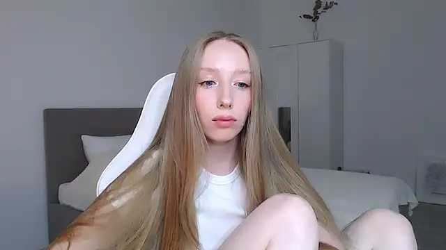 Luna insniity online show from November 3, 2025, 9:38 pm