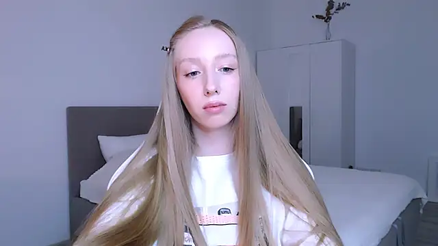 Luna insniity online show from November 23, 2025, 9:14 pm