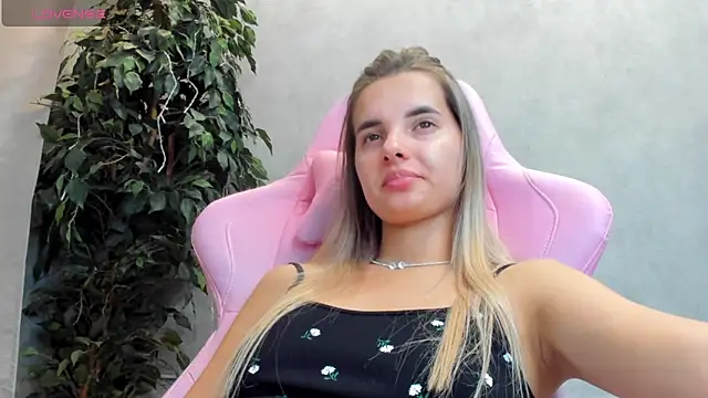 Donna Evans online show from March 18, 2025, 4:48 pm