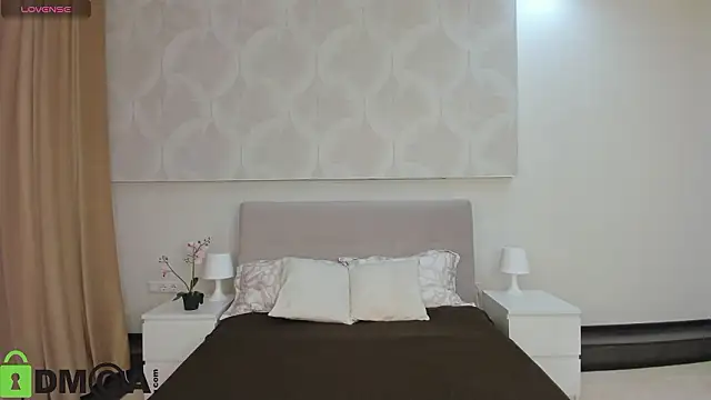 Donna Evans online show from February 18, 2026, 11:55 pm