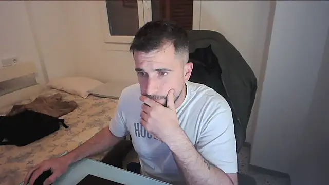 alex877x online show from April 17, 2026, 10:57 pm