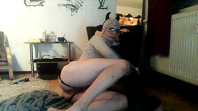 Snapshot of AnitaGape chatting on November 6, 2025, 8:43 pm AnitaGape online show from November 6, 2025, 8:43 pm