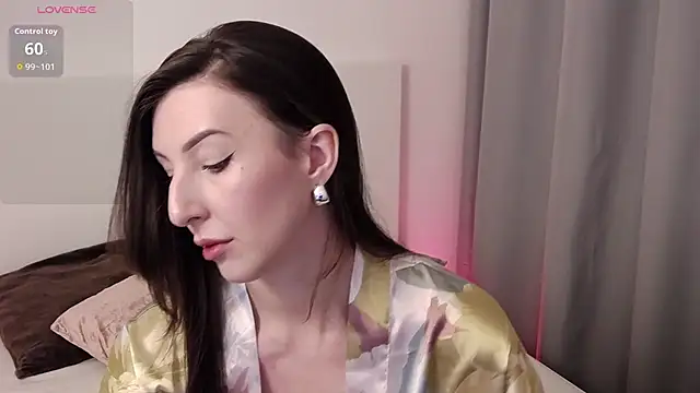 -Allure- online show from April 22, 2026, 10:00 pm