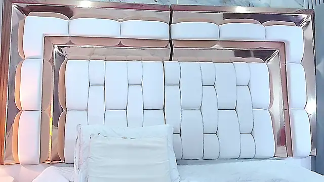 Snapshot of littlee_emilyy_ chatting on February 27, 2025, 9:11 am littlee emilyy  online show from February 27, 2025, 9:11 am