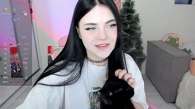 Snapshot of SelenaCute chatting on December 23, 2024, 5:06 am SelenaCute online show from December 23, 2024, 5:06 am