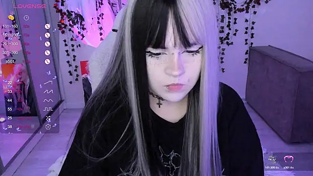 Snapshot of SelenaCute chatting on November 5, 2025, 11:54 am SelenaCute online show from November 5, 2025, 11:54 am