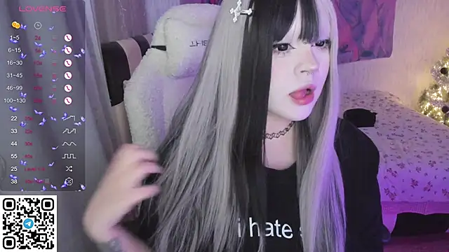 Snapshot of SelenaCute chatting on January 15, 2026, 7:35 am SelenaCute online show from January 15, 2026, 7:35 am