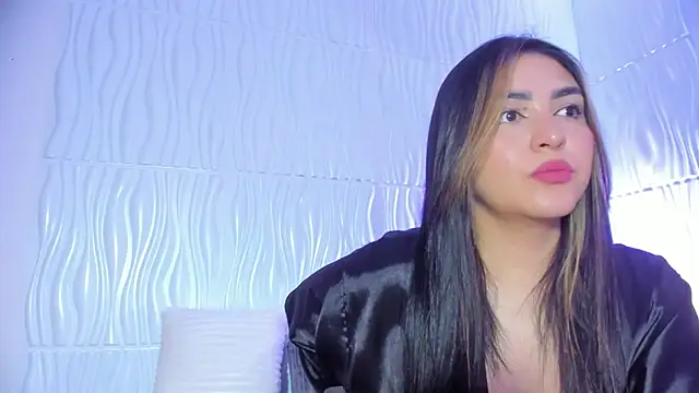 Abby  colins online show from November 11, 2025, 2:06 pm