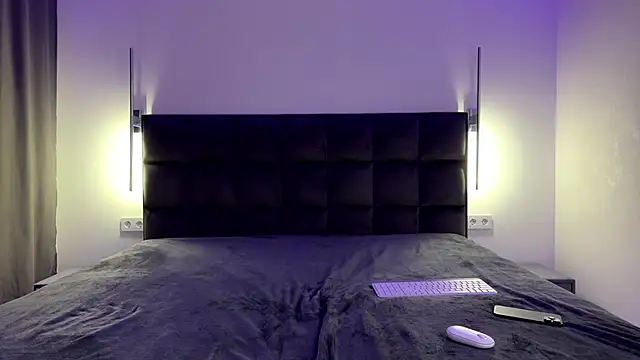 NotElis online show from November 10, 2025, 4:17 pm